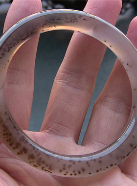 天然巴西玛瑙手镯/原色无优化/复古圆条/黑色小碎花/水润玉髓576