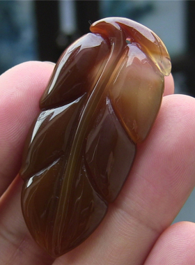 巴西玛瑙事业有成咖啡色玉髓吊坠