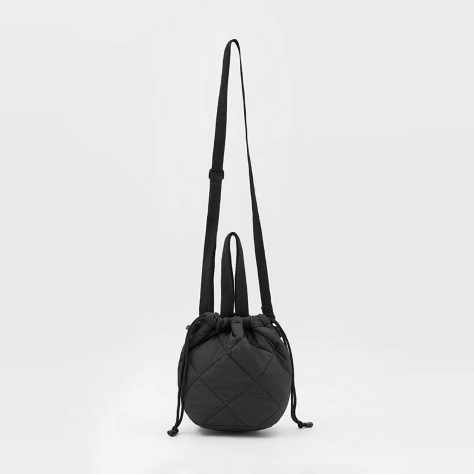 OBP再生绗缝 水桶型斜挎包 包包女包 水桶包纯色小众车格棉服包,淘宝优惠券,粉丝福利购,淘宝优惠卷