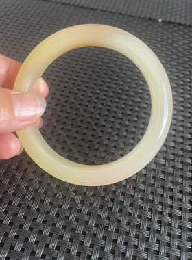 云南龙陵天然黄龙玉洋烟河老料手镯56.5*12*9mm质地细腻种水好