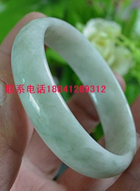 天然贵州翡翠浅绿色内径玉手镯