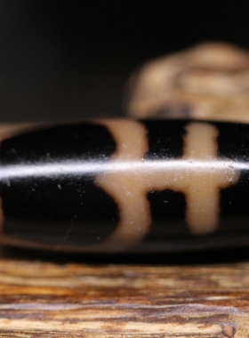 台曲贡精品红肉宝瓶天珠