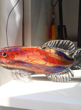 金龙鱼轻奢风玻璃工艺品淄博琉璃