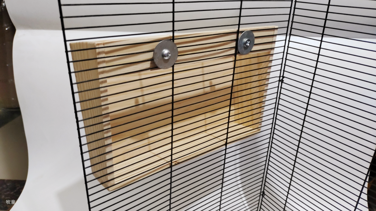 兔子实木外置草架宠物豚鼠龙猫可悬挂固定草架食草盒环保易打理,淘宝优惠券,粉丝福利购,淘宝优惠卷