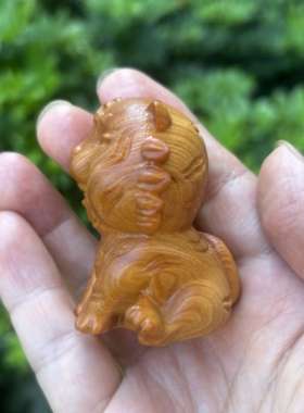 天然崖柏木雕刻小萌虎可爱生肖虎创意文玩手把件桌面摆件家居饰品