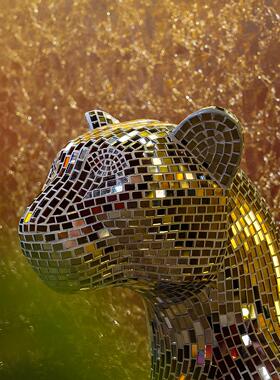 香槟金镜片中号豹子装饰摆件