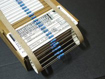 10 VISHAY-BC 825R Resistance MBB0207 1% COPPER FOOT METAL FILM IMPORT ORIGINAL