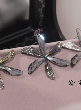 水晶镶钻花朵长款毛衣链