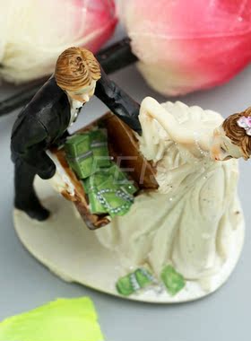 新郎新娘公仔礼物汽车摆件