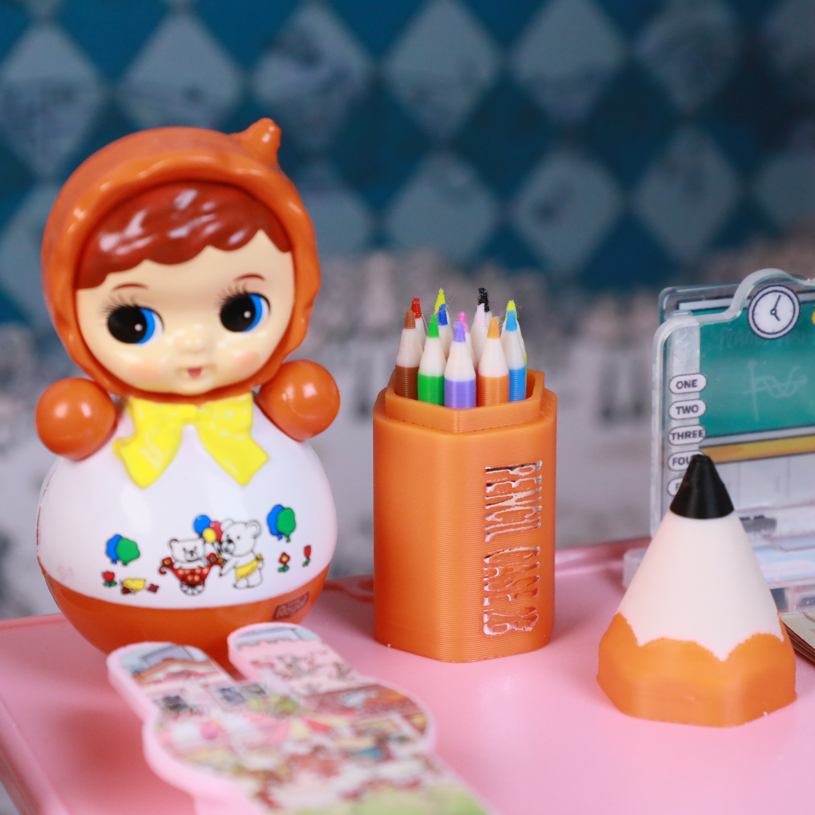 迷你微缩仿真模型彩色铅笔盒笔筒送课本小文具场景摆件娃屋配件R6,淘宝优惠券,粉丝福利购,淘宝优惠卷