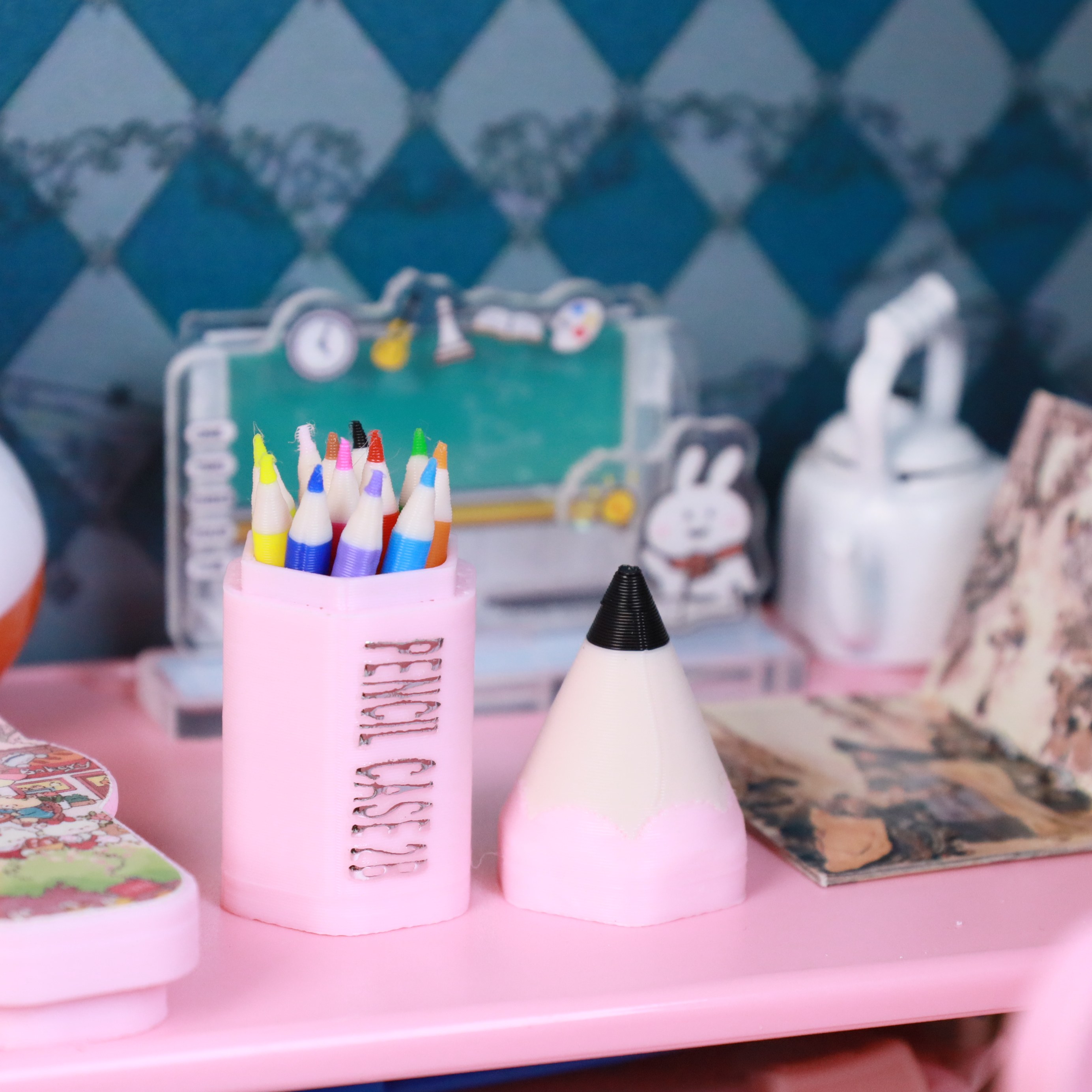 迷你微缩仿真模型彩色铅笔盒笔筒送课本小文具场景摆件娃屋配件R6,淘宝优惠券,粉丝福利购,淘宝优惠卷