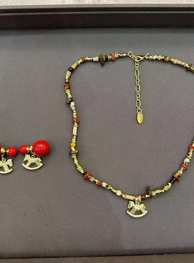 ZHAZHA韩国新款轻奢小众串珠项链女高级感个性时髦小马吊坠锁骨链