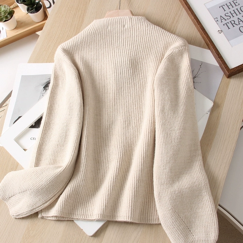 Универсальный трикотажный дизайнерский демисезонный свитер, трикотажная альпака, тренд сезона, высокий воротник, коллекция 2021