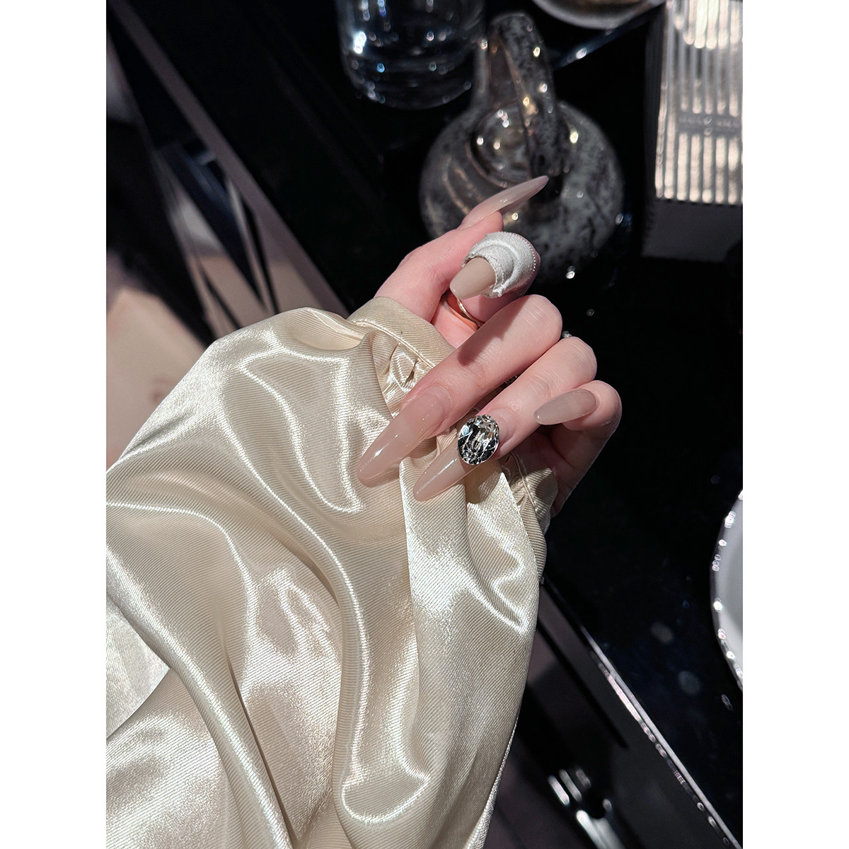 Sun雅乔【钓系姐姐】设计感法式V领绑带灯笼袖衬衣