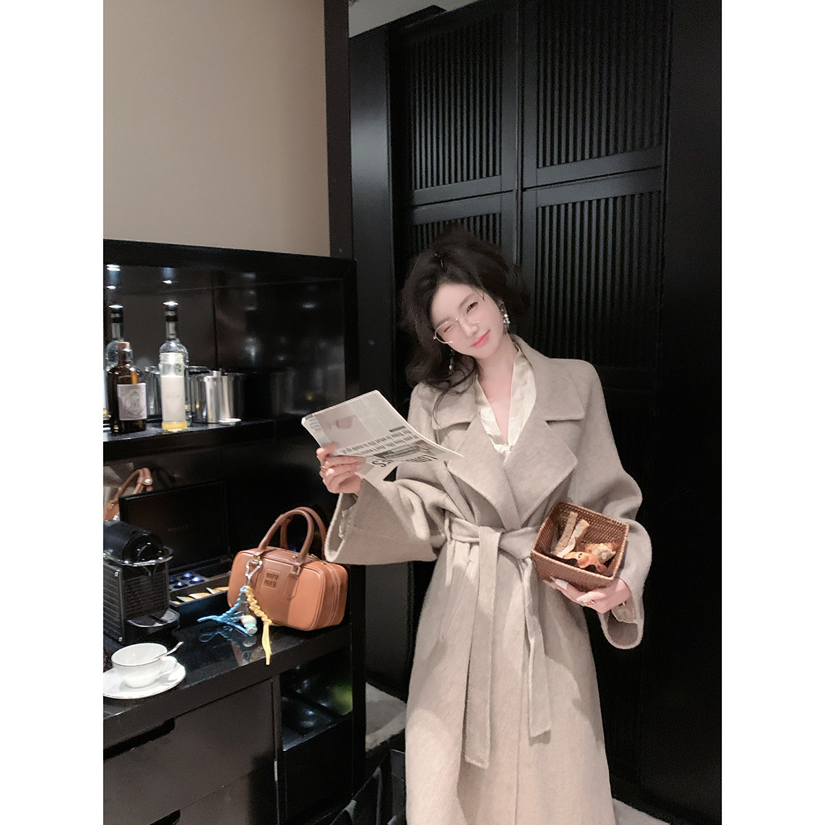 Sun雅乔【钓系姐姐】设计感法式V领绑带灯笼袖衬衣