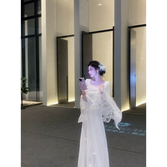Sun Yaqiao Jingluo Beauty Autumn and Winter thickened German velvet three-dimensional flower gentle white moonlight long-sleeved dress