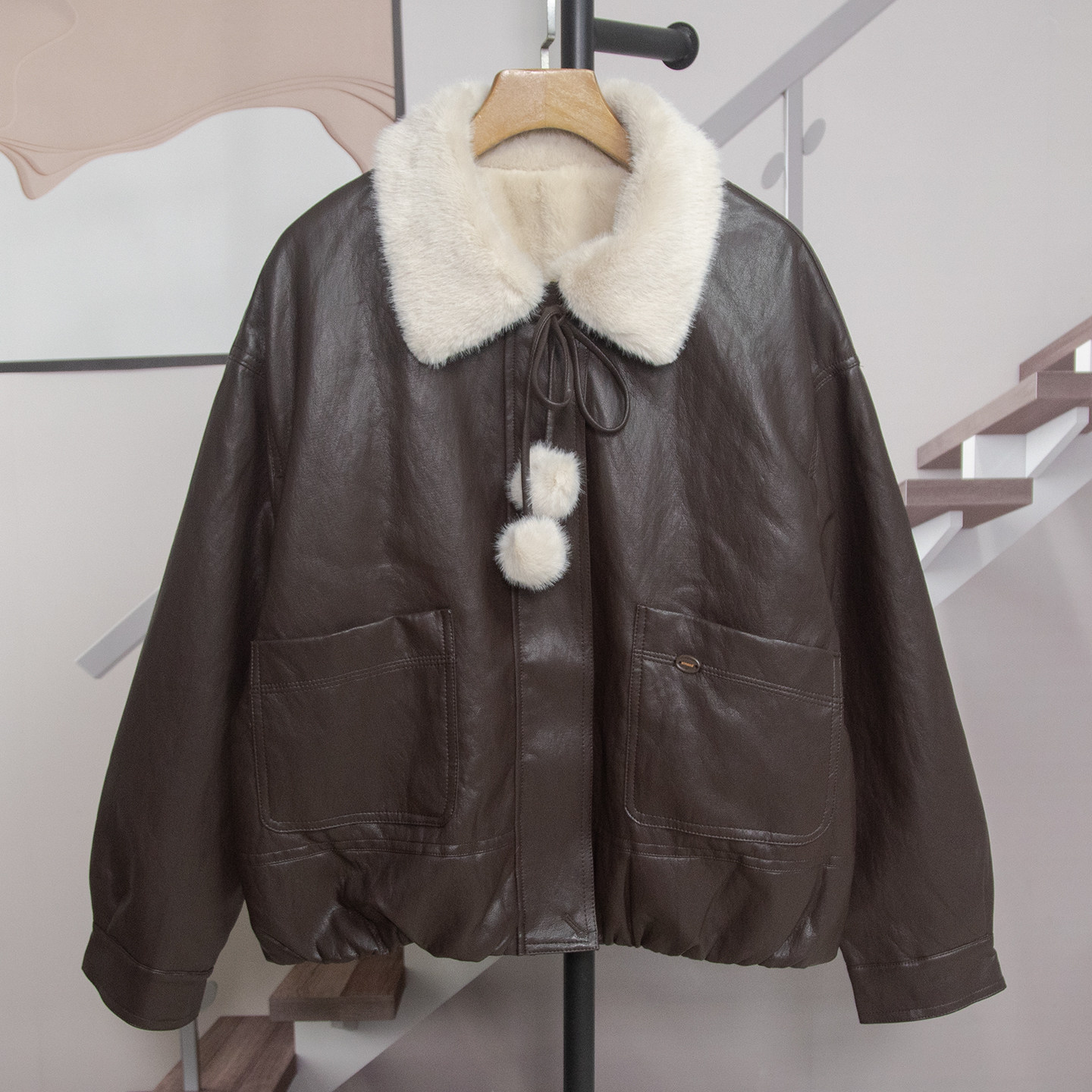 时尚减龄翻领加绒PU皮衣外套女2025秋冬新款宽松百搭外套上衣G603,淘宝优惠券,粉丝福利购,淘宝优惠卷