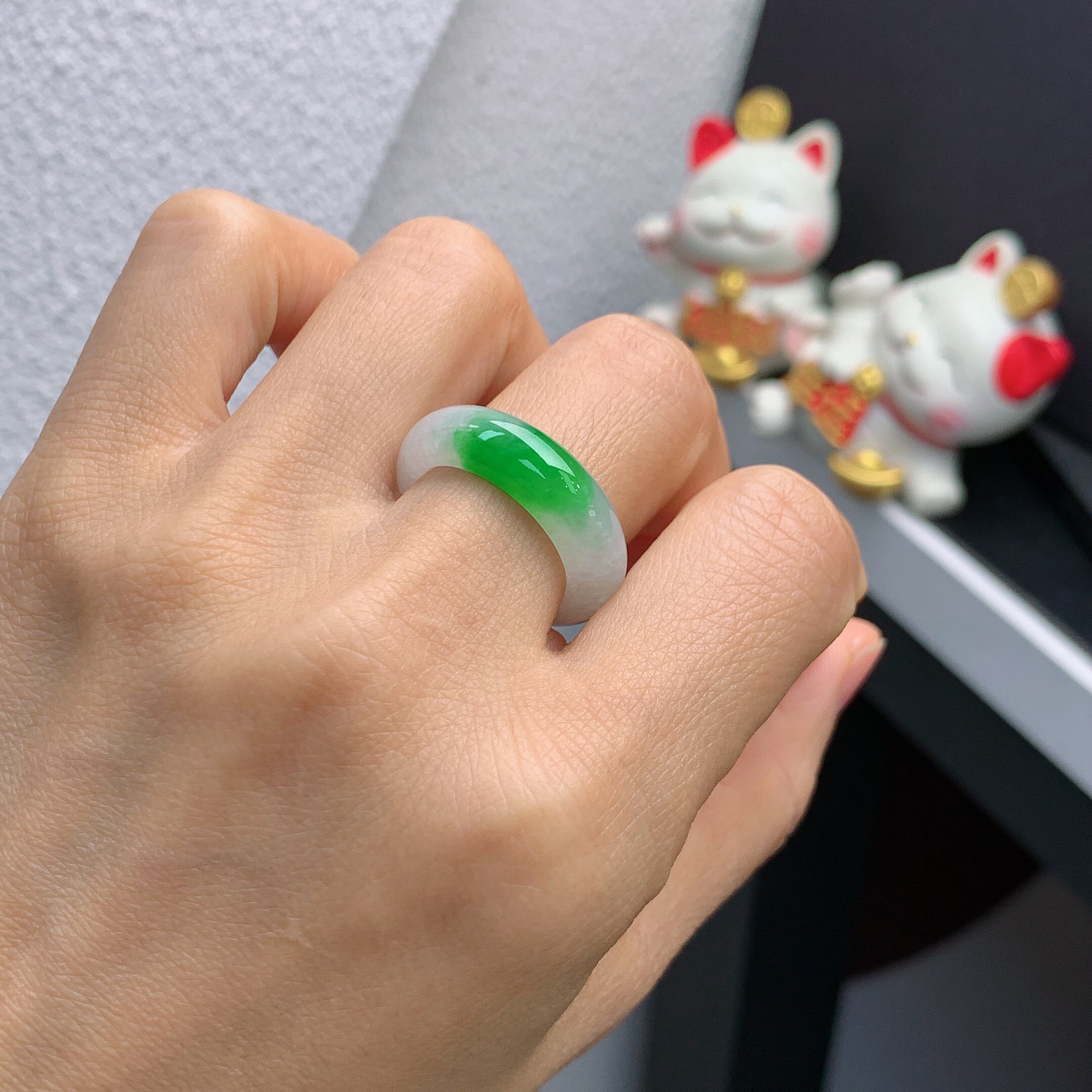 14-15 circle Burmese natural jadeite A grade icy white background floating sun green ring 383#