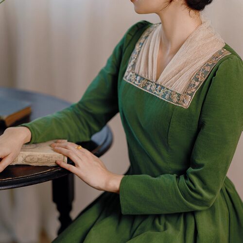 拾光裁缝  波琳女孩 方领复古宫廷精致优雅气质灯芯绒绿色连衣裙 - 图1