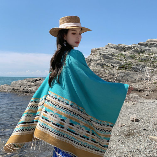 新款披肩民族风斗篷双面围巾加厚保暖旅游拍照新疆西藏云南披风女 - 图2