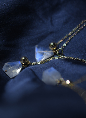 小众项链三合一草月光石简洁设计