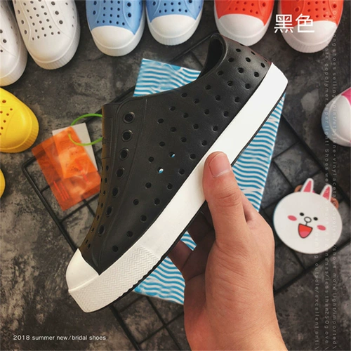 Летние детские нескользящие босоножки подходит для мужчин и женщин, тапочки в стиле Crocs, пляжная обувь, 2023 года, мягкая подошва, закрытый носок