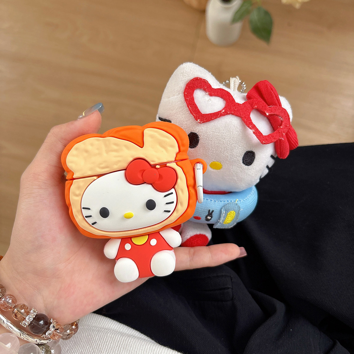 可爱卡通KT猫吐司面包airpods4保护套airpod3适用苹果pro耳机壳二代无线蓝牙第三代aipods2代airpodspro四代5 - 图1