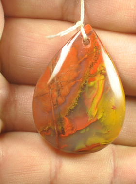 挂件水滴吊坠红缟玛瑙北票战国红