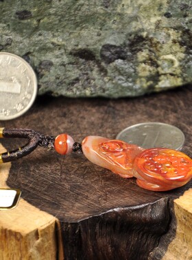 精品天然北票战国红缟玛瑙吊坠