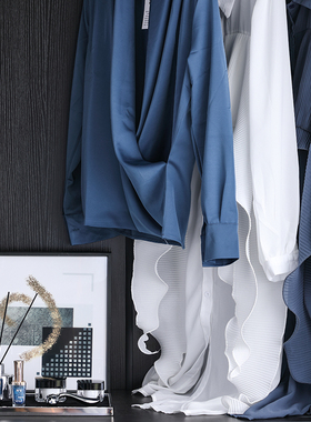 蓝色样板房间衣柜软装摆件