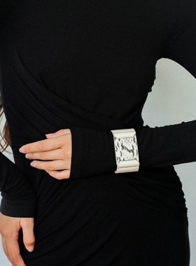 款蛇纹拼色宽版皮手镯女潮流简约时尚创意手镯手饰