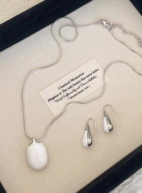 极简系列白色珐琅拼接铜镀白金耳钉项链女25年新款轻奢小众设计