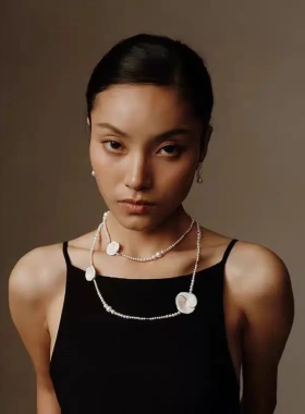 虎刺梅白珐琅黑色项链女小众设计新中式仿珍珠长项链时尚百搭项饰