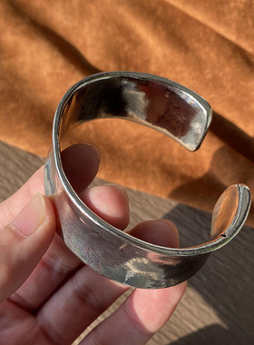 法式轻奢素面手镯女小众设计感亮面宽面方镯子女高级感气质手腕饰