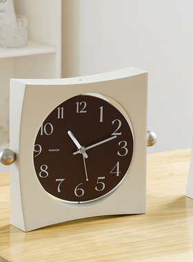 奶油风简约轻奢桌面时钟摆件