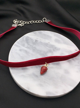 choker红色草莓项圈丝绒脖子饰品