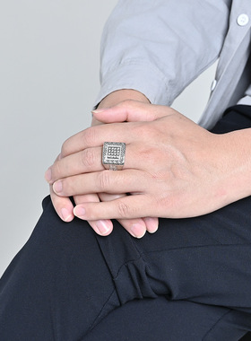 时尚钛钢戒指 长城纹满钻钛钢戒指 方形排钻男女同款钛钢戒指指环