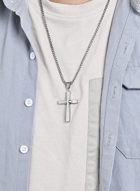 时尚钛钢项链 欧美简约风钛钢十字架吊坠 凸面立体十字架钛钢项链