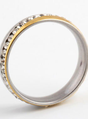 时尚钛钢戒指 时尚复古流金岁月系列双色间金一排钻钛钢戒指指环