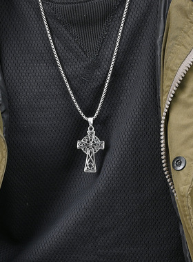 时尚钛钢项链维京凯尔特三角结钛钢十字架项链镂空十字架钛钢项链