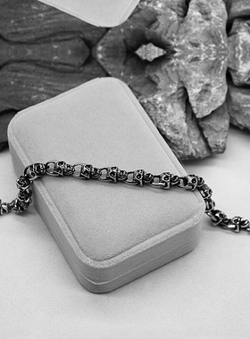 时尚钛钢手链 欧美朋克风夸张环扣骷髅头手链 TO扣骷髅头钛钢手链