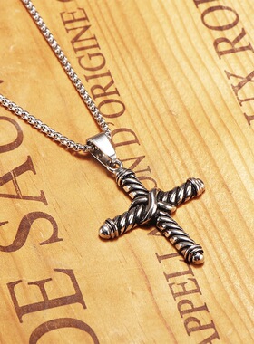 时尚风钛钢十字架项链