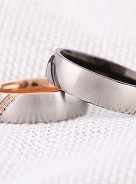 时尚风钛钢爱心形指环情侣对戒