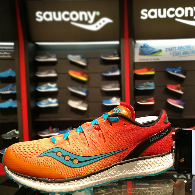 saucony running shoes marathon