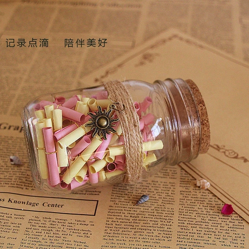 Creative 99 Wise Paper Маленькая любовная буква буквы стеклянная бутылка свежая литература и художественная бутылка приносят деревянные бумажные прилавок