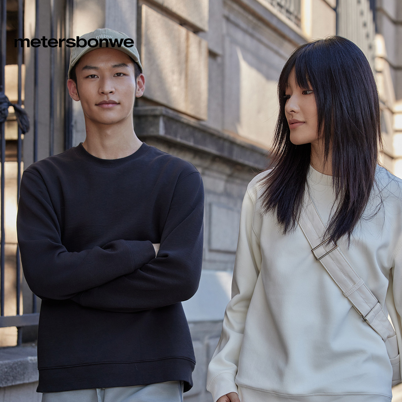 美特斯邦威基础圆领卫衣男女同款秋季新款舒适百搭纯色套头上衣男