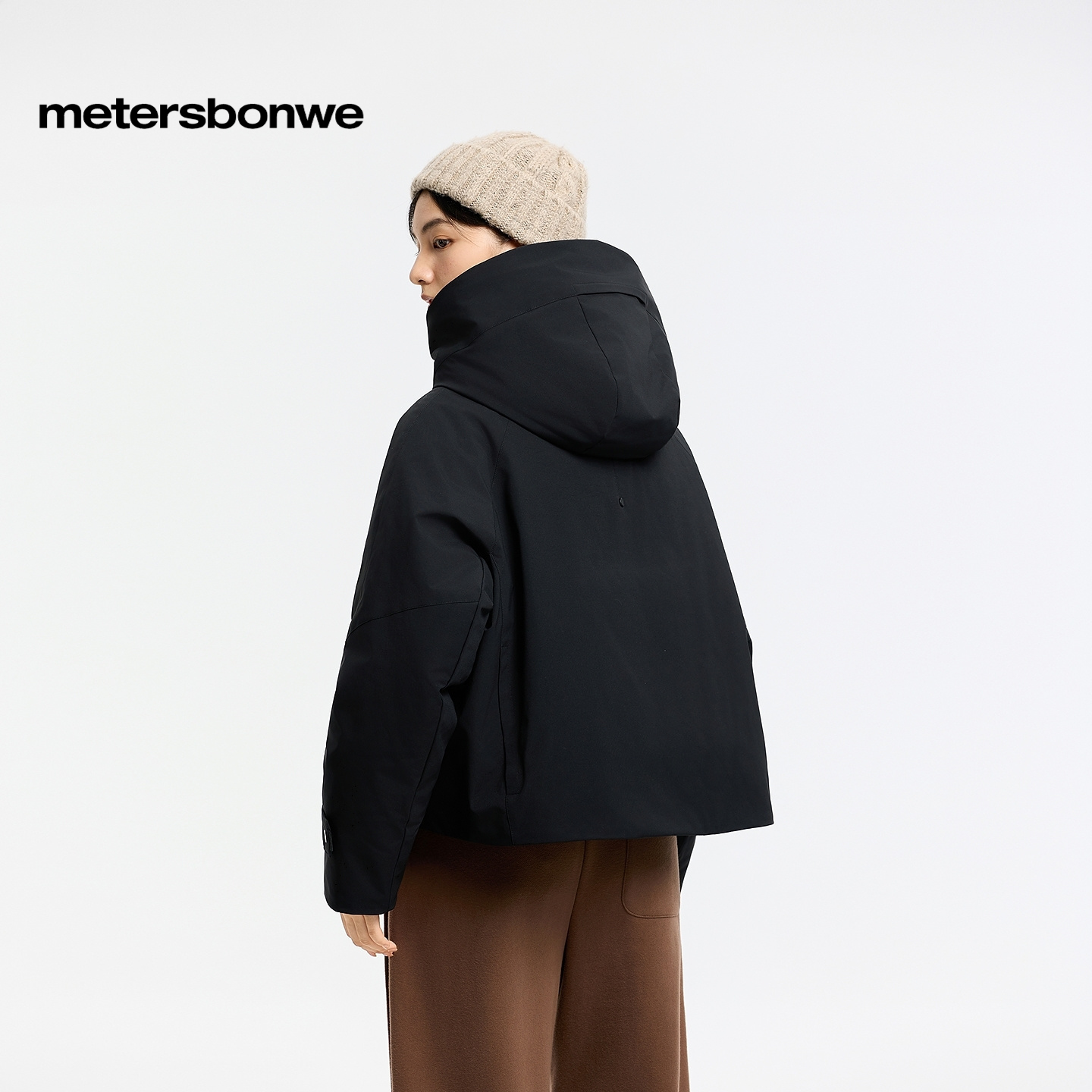 美特斯邦威羽绒服女2025冬季新款潮流连帽不对称创意分割保暖棉服 - 图2