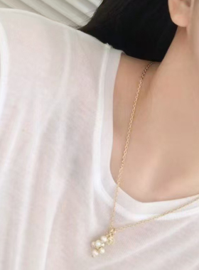 高端定制2026新款颈链爱心项链女毛衣链字母珍珠锁骨链气质简约