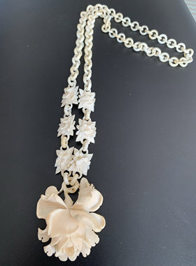 国内现货珍贵材质白色材质浮雕玫瑰花项链