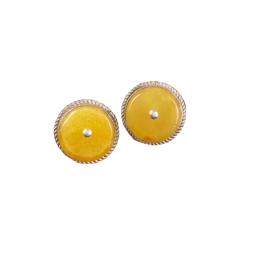 Imported from Nepal, 925 sterling silver inlaid with natural beeswax stud earrings, handmade with exquisite workmanship